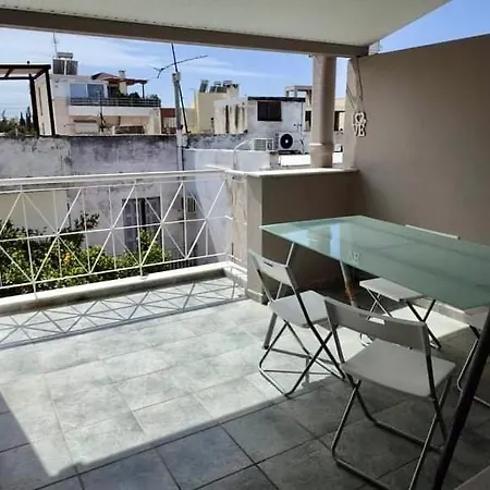 αυτόνομη μεζονέτα με εσωτερικό τζάκι και μπαλκόνια