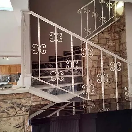 Apartment αυτόνομη μεζονέτα με εσωτερικό τζάκι και μπαλκόνια *